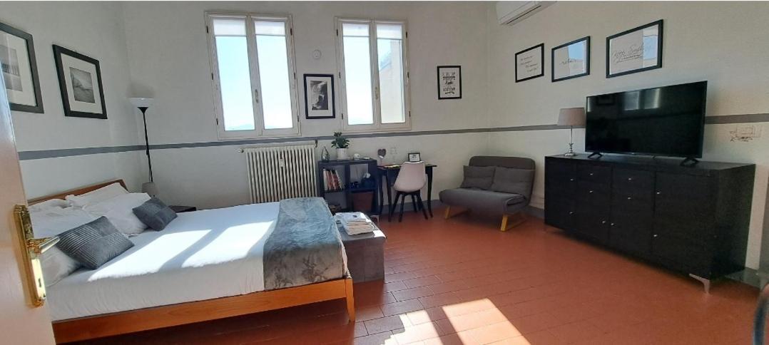 Sunny Home With Roof Patio Florence Extérieur photo